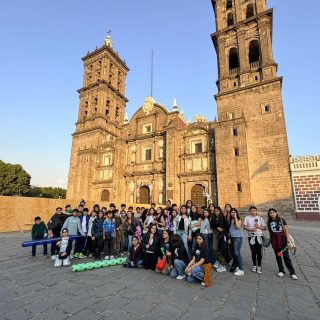 Viaje a Puebla de alumnos de primero de secundaria🤩

El pasado 20 y 21 de febrero nuestros alumnos disfrutaron del viaje de estudios en donde visitaron el Acuario Michin, Centro Histórico de Puebla, Africam Safari y el recorrido en turibus. 

Haciendo memorias con amigos 💙

#SomosFélix #ConociendoMéxico #Valores