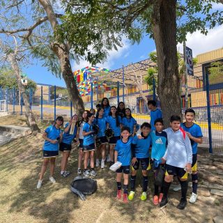 Días intensos en nuestra jornada MiniOlímpica, recordando que el Colegio desde Maternal hasta Preparatoria está dividido en los 5 continentes: América❤️ África💚 Europa💙 Asia💛 y Oceanía🩵

¿Qué continente ganará? El medallero se sigue moviendo … vamos chicos!🤩🥳

#MiniOlimpiadas #SomosFélix #ActividadesDeportivas #SomosLeones