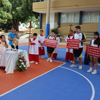 Celebramos la Solemnidad del Corpus Christi. Damos Gloria a Cristo presente en la Eucaristía🙏🏻