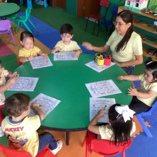 29 de Septiembre Día de la Concientización sobre el Trastorno del Desarrollo del Lenguaje.
Es muy importante enseñar a nuestros niños a ser pacientes y empáticos con amigos con TEL, ¡juntos lo podemos hacer mejor!
En Preescolar se realizaron actividades y se impartieron charlas por el equipo de psicología acorde a la edad de los más pequeños, además de dibujos y craft para hacerlo divertido y práctico.
¡Todos somos muy importantes! 💛🥰
#educacionenvalores