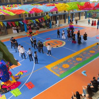 Viviendo al máximo nuestras tradiciones🌺💀 Increíble desfile de nuestros catrines y catrinas🤩 #Secundaria
#EducandoEnValores #DíaDeMuertos #SomosFélix